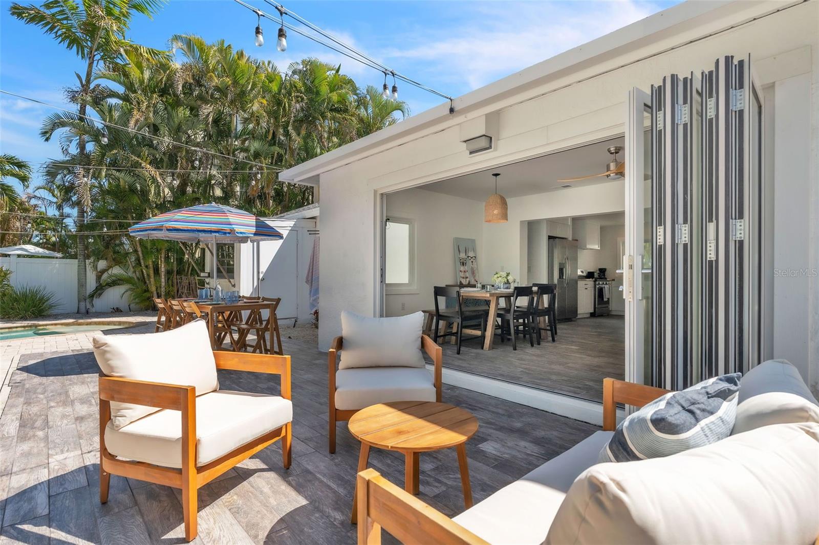 LAKE LA VISTA REP - Residential