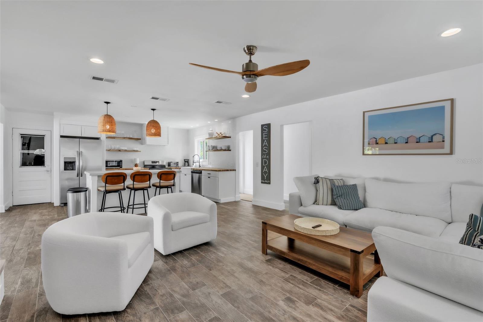 LAKE LA VISTA REP - Residential