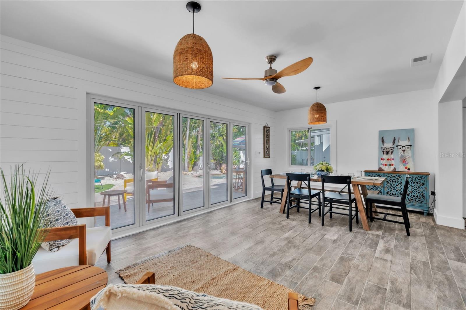 LAKE LA VISTA REP - Residential