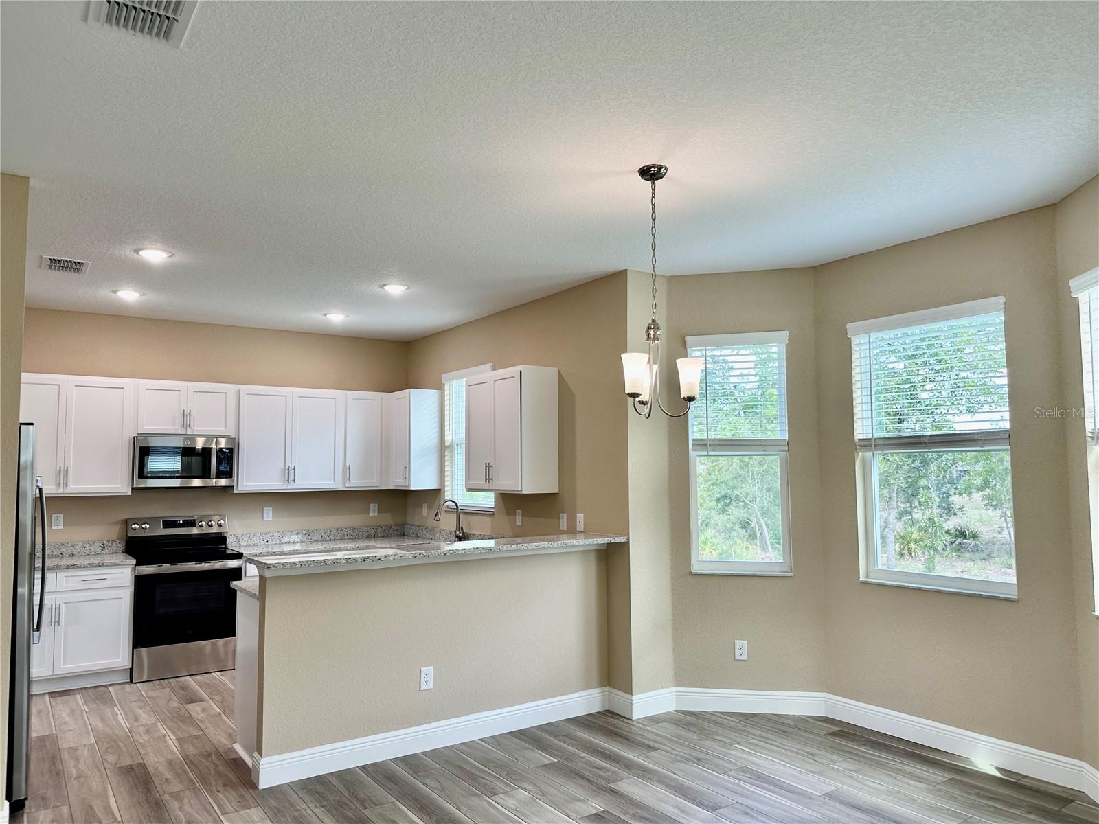 ROYAL HIGHLANDS - Residential