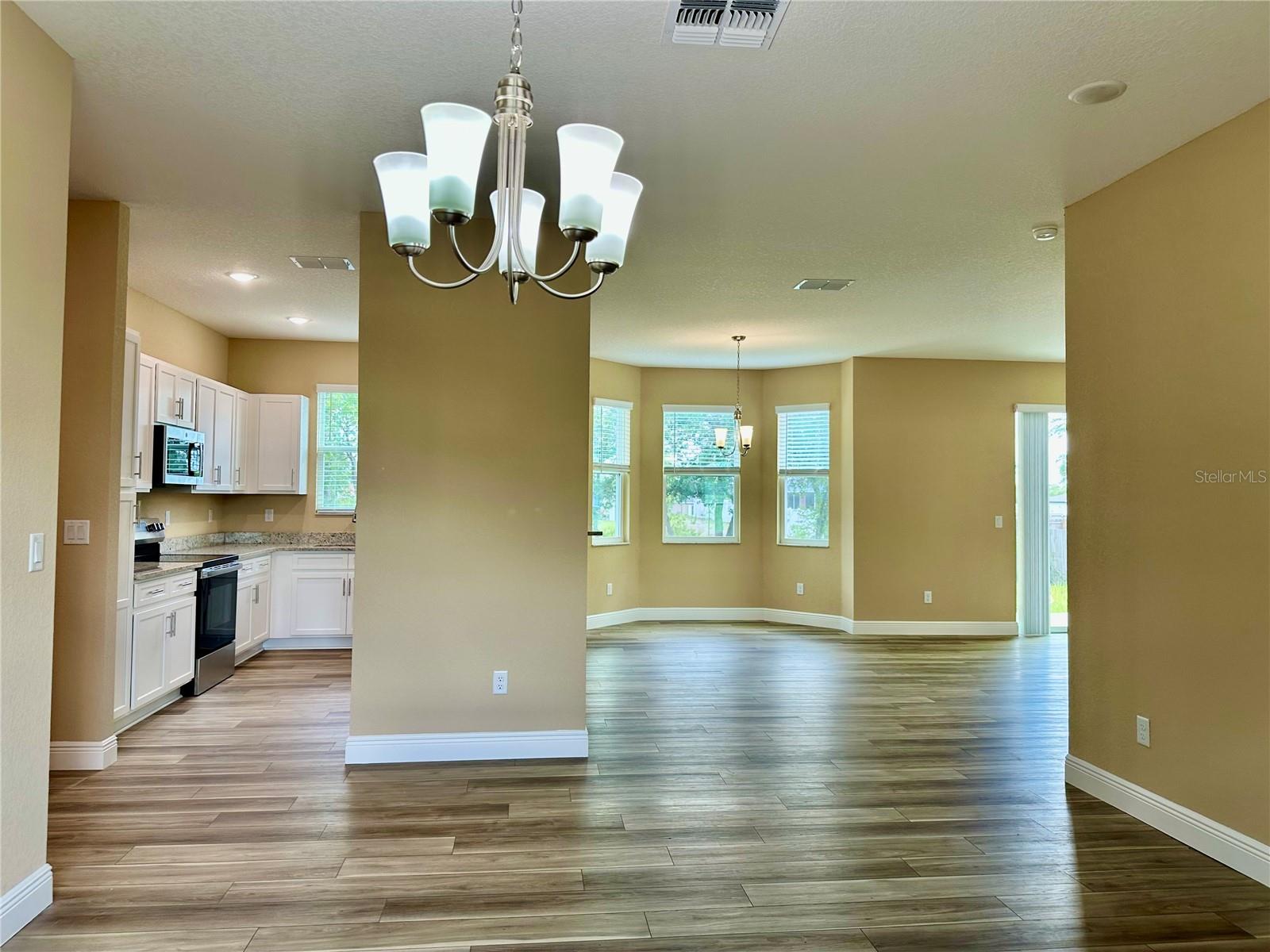 ROYAL HIGHLANDS - Residential