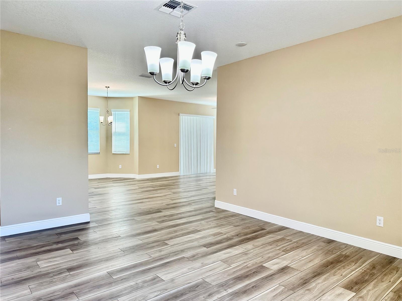 ROYAL HIGHLANDS - Residential