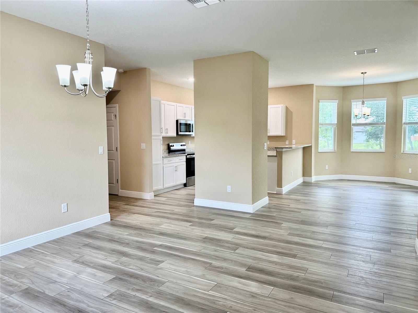 ROYAL HIGHLANDS - Residential