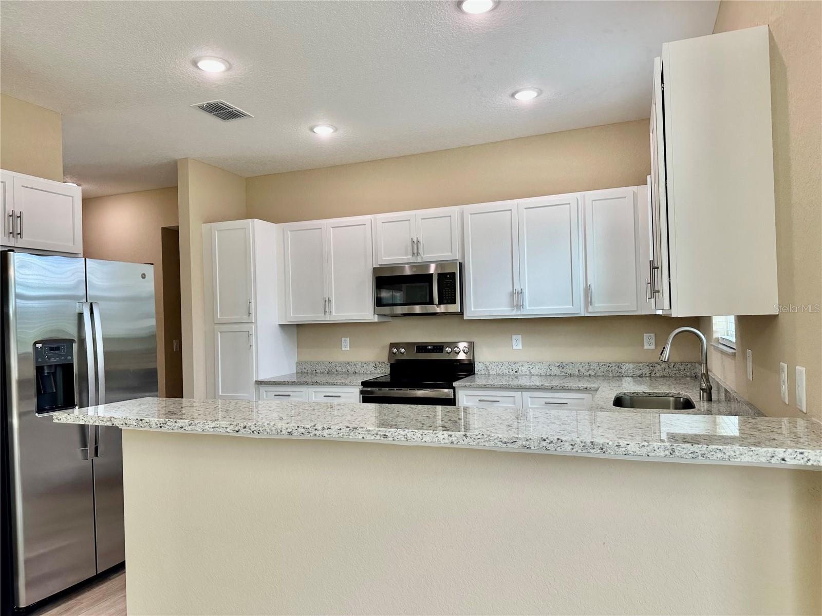 ROYAL HIGHLANDS - Residential