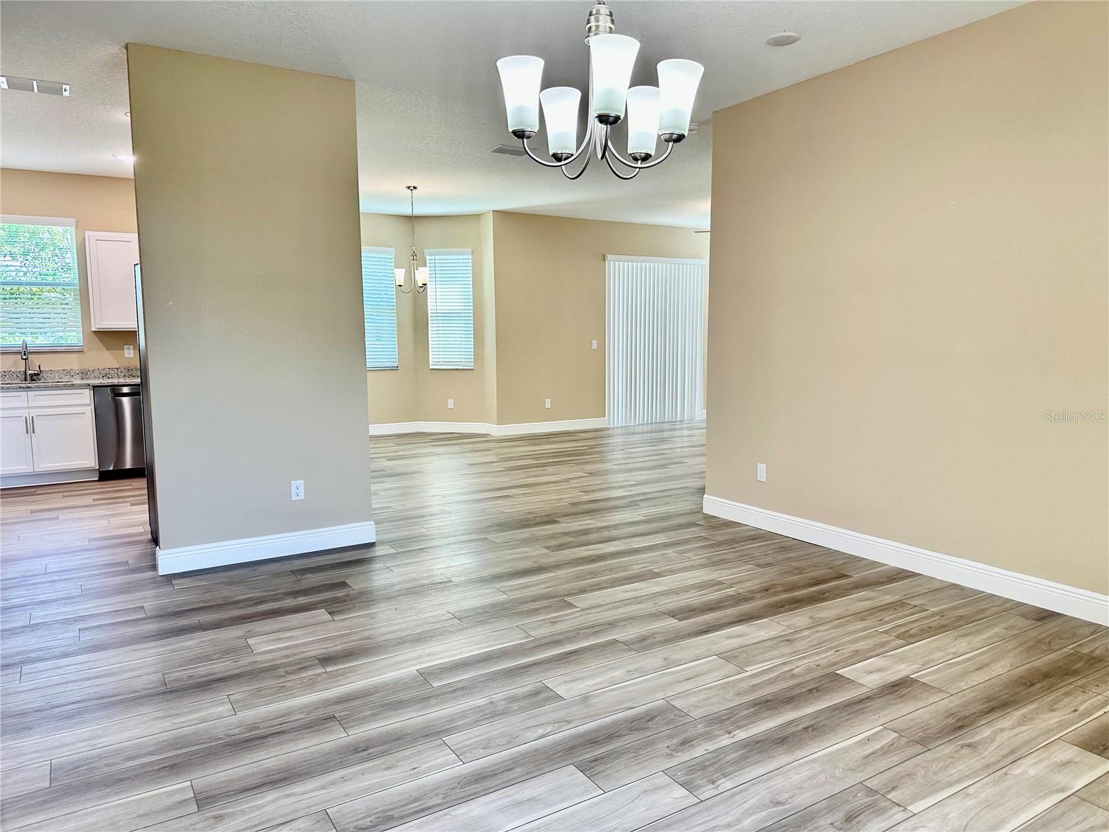 ROYAL HIGHLANDS - Residential