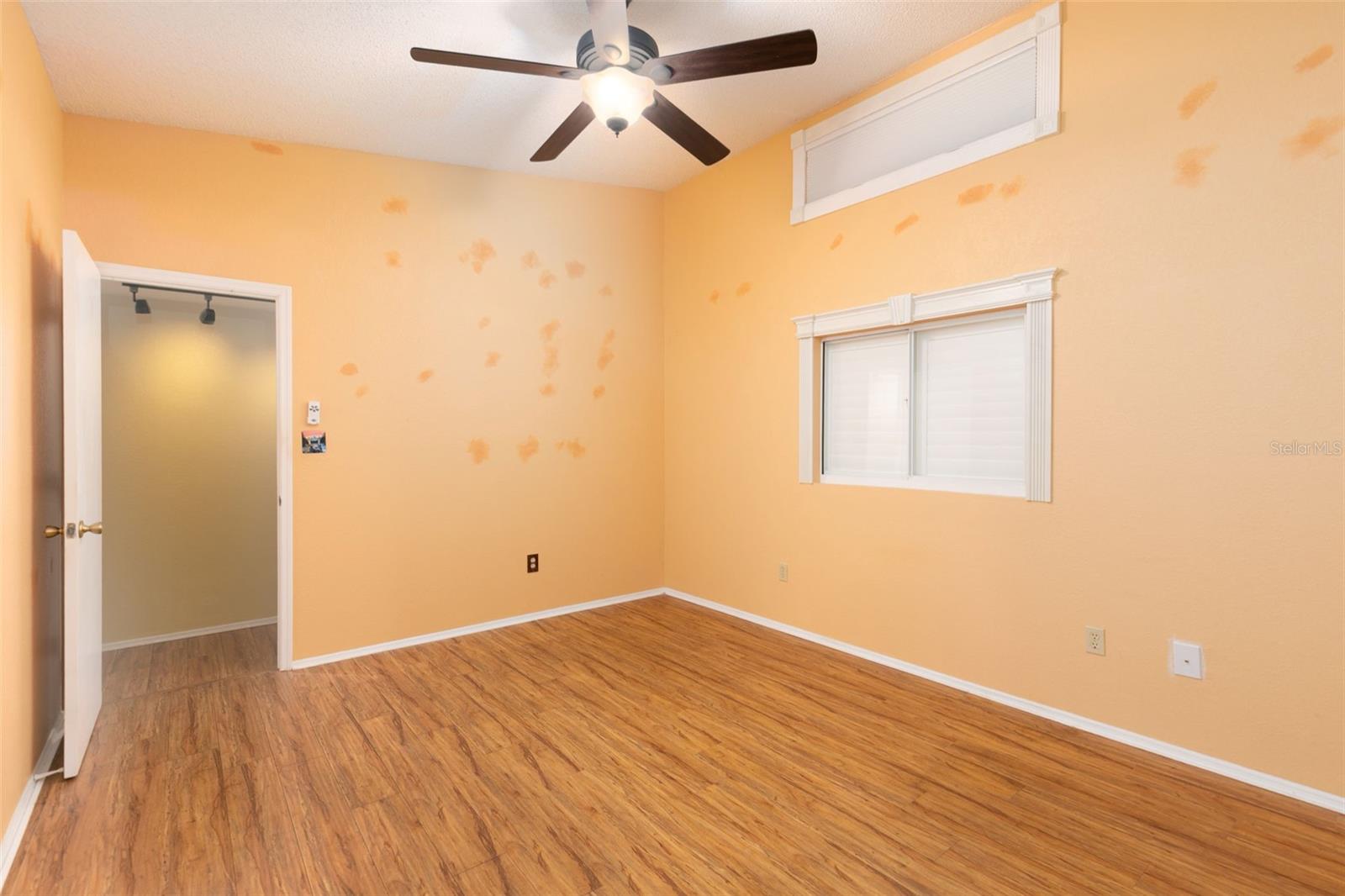 LAKE FOREST CONDO - Residential