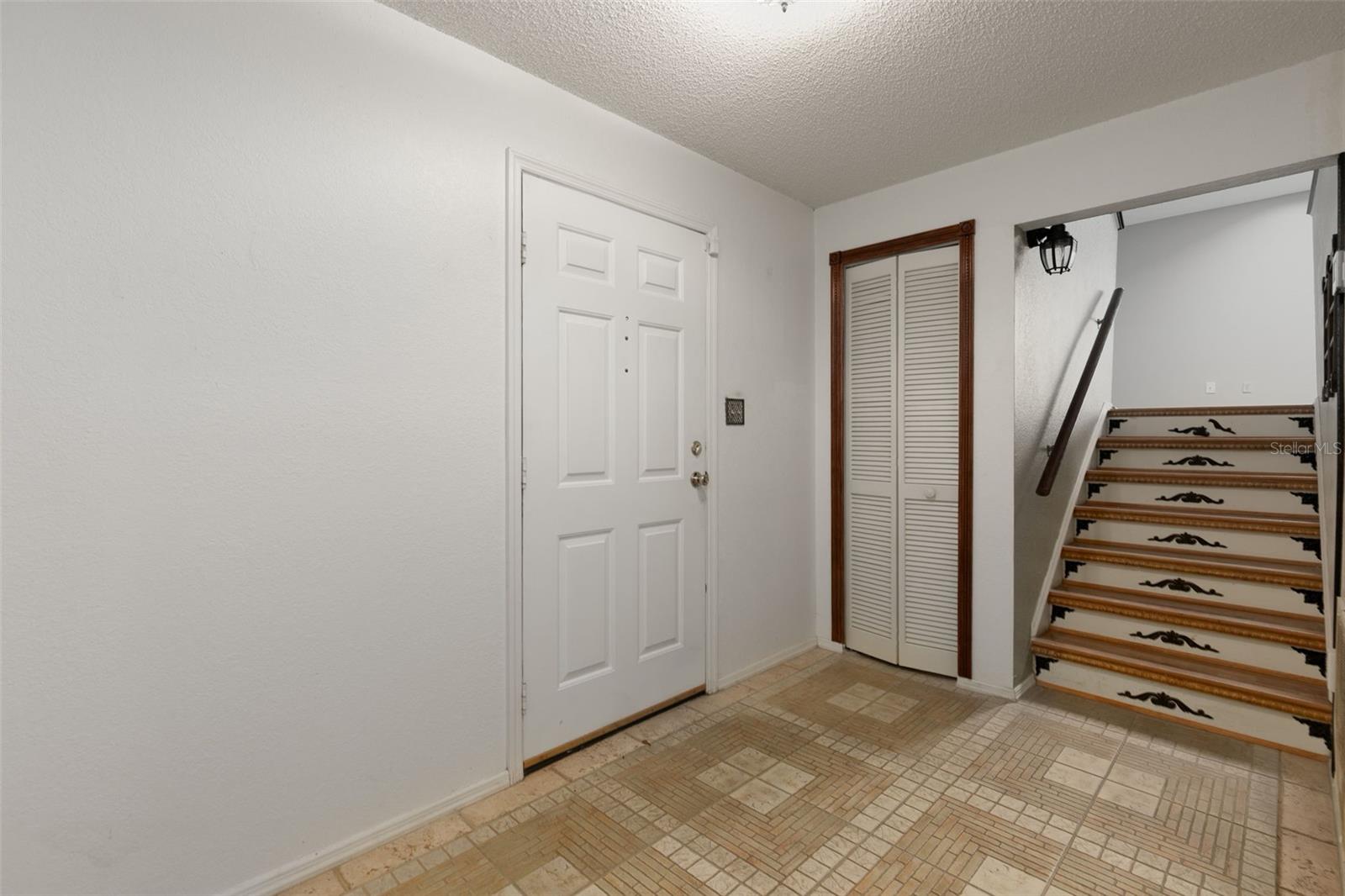 LAKE FOREST CONDO - Residential