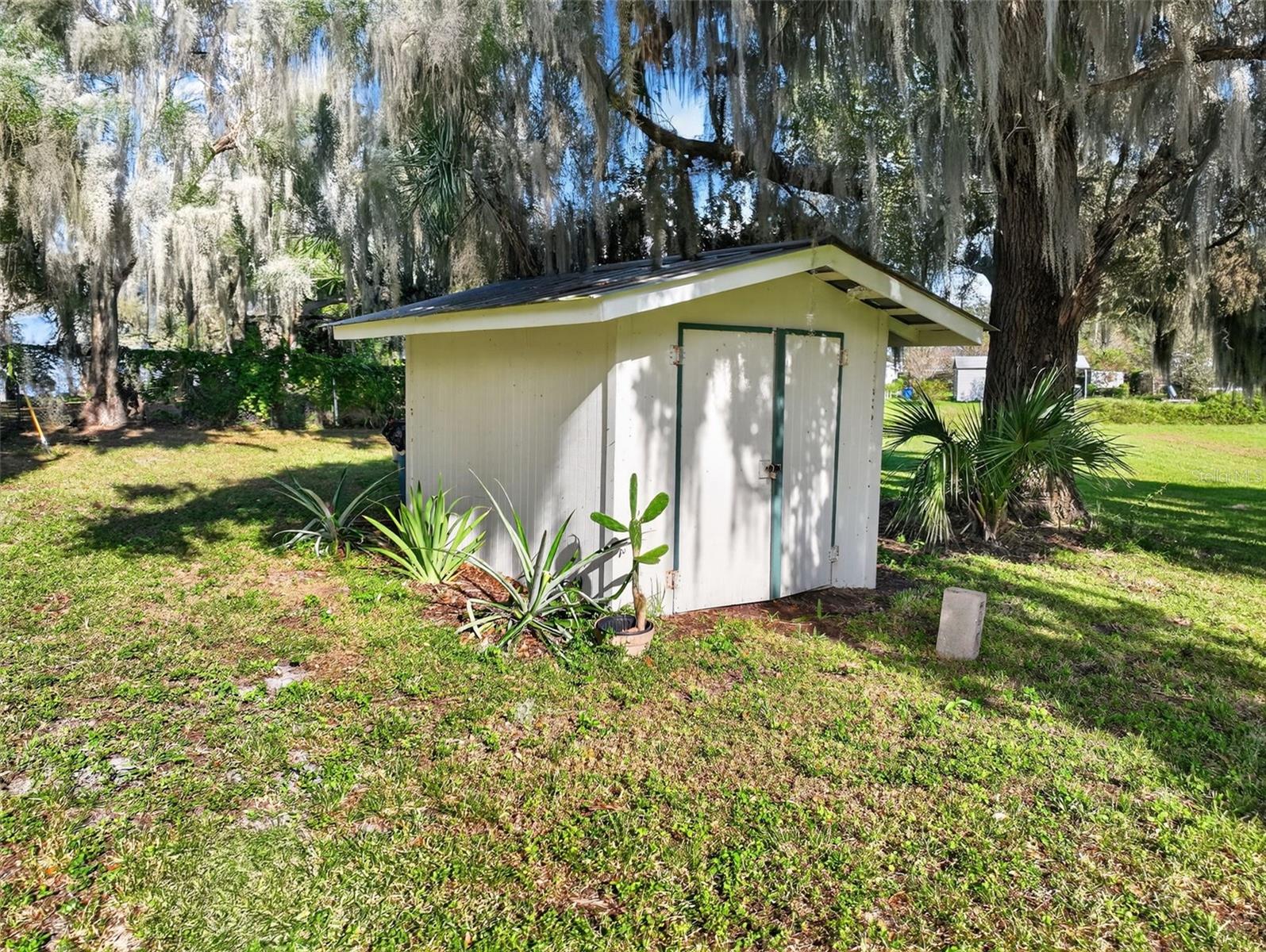 HALLS SUB - Residential