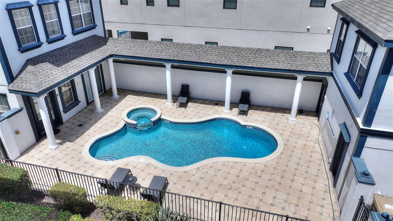 1524 EUSTON DR