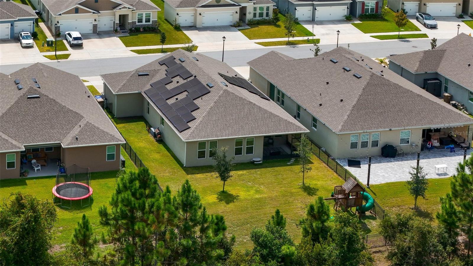 2921 HOODED CRANE COVE
