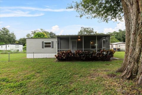 A home in WINTER HAVEN