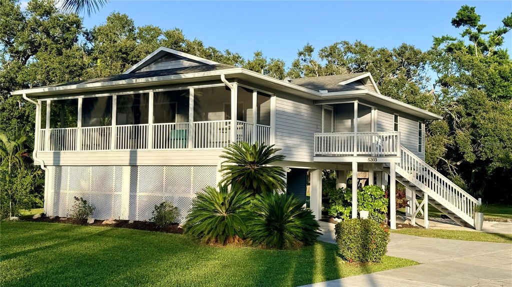 Photo of 5203 15th Street W, Palmetto, FL 34221 (MLS # G5103068)