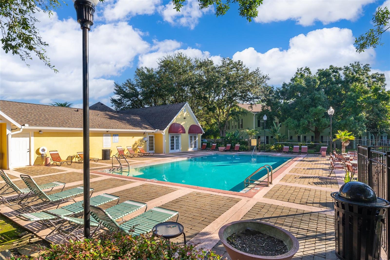 MIRIADA CONDO - Residential