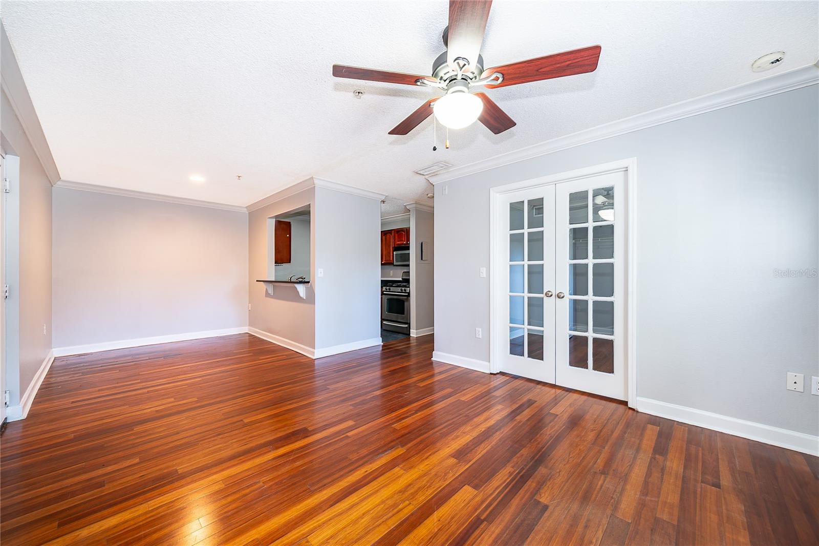 MIRIADA CONDO - Residential