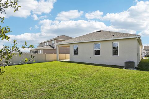 A home in MINNEOLA