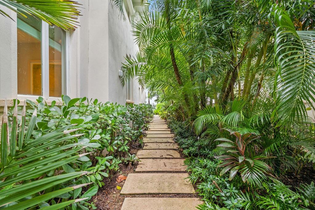 ST. REGIS BAHIA BEACH - Residential