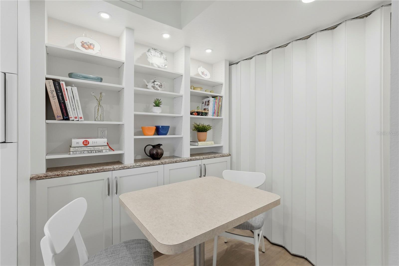 LA PUERTA DEL SOL CONDO - Residential