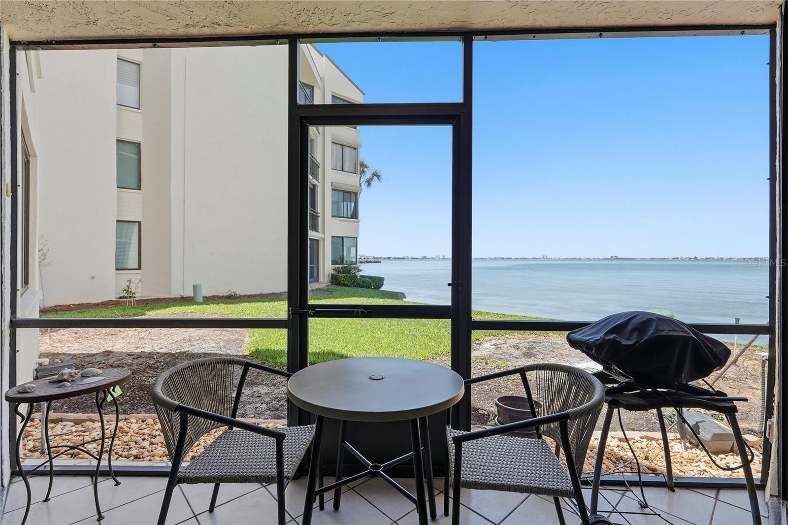 LA PUERTA DEL SOL CONDO - Residential