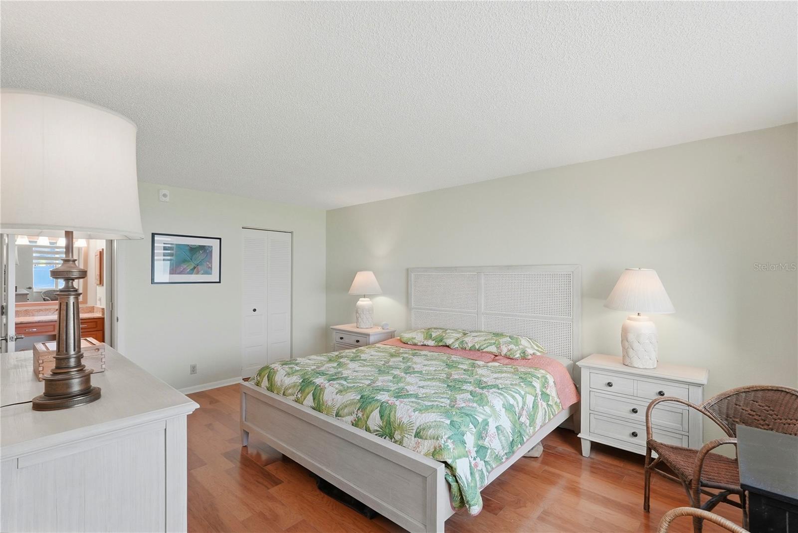 LA PUERTA DEL SOL CONDO - Residential