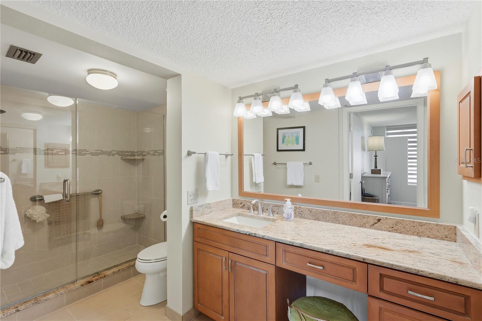 LA PUERTA DEL SOL CONDO - Residential