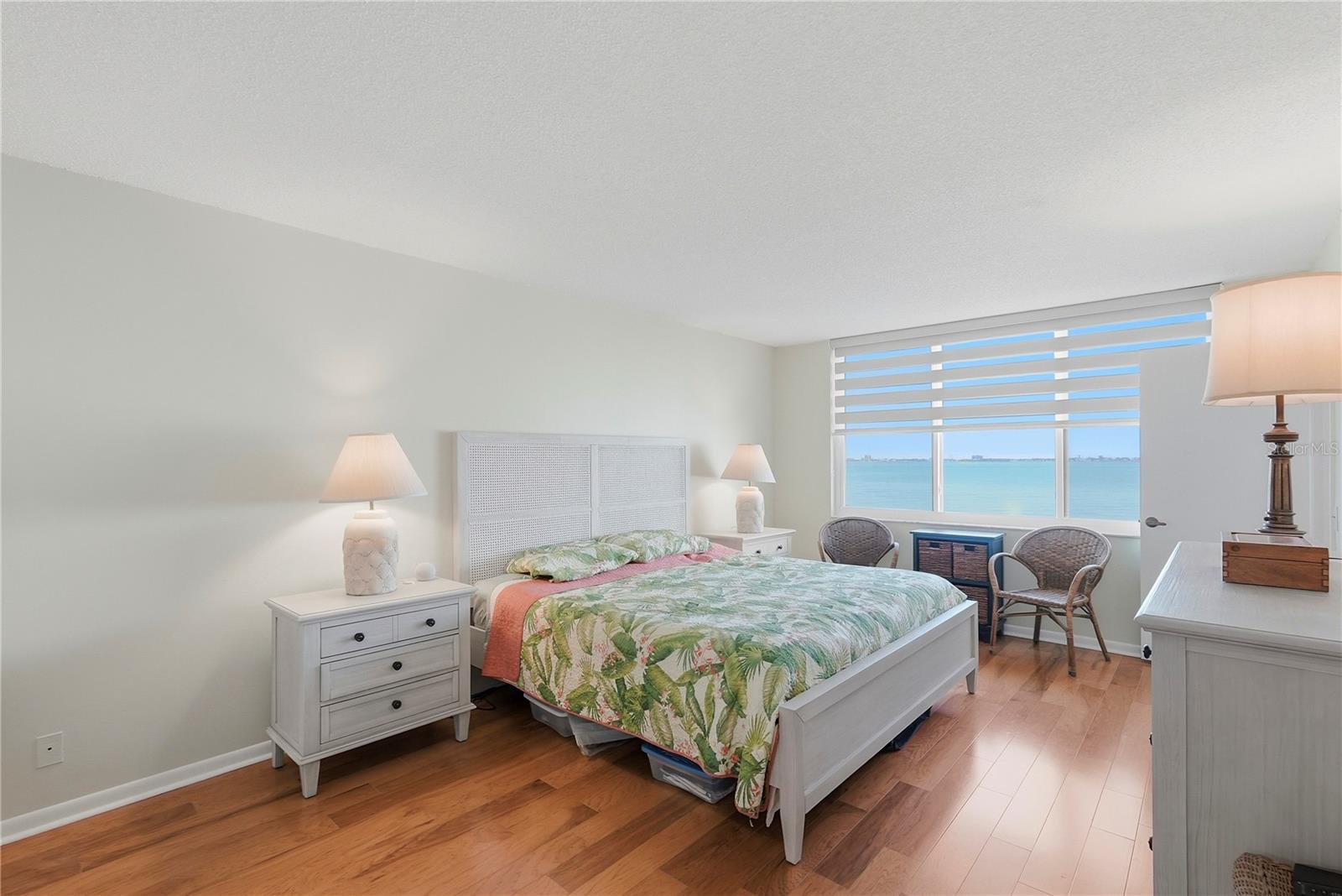 LA PUERTA DEL SOL CONDO - Residential