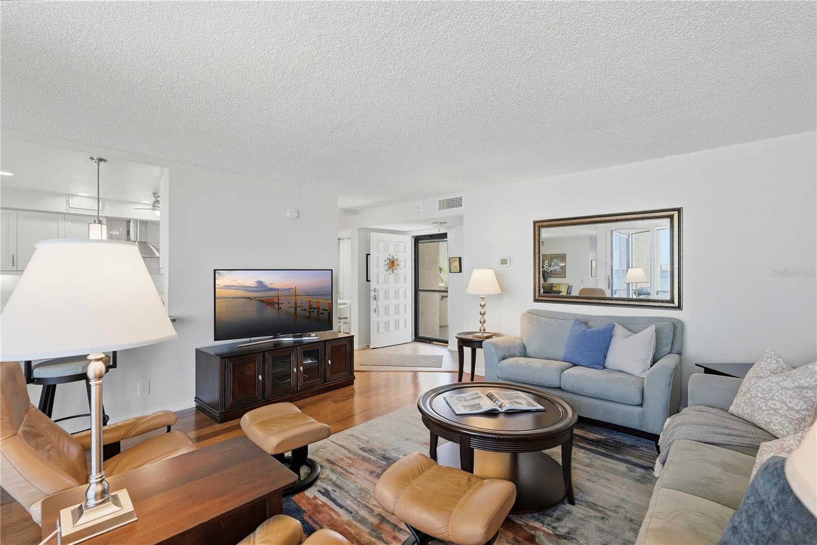 LA PUERTA DEL SOL CONDO - Residential