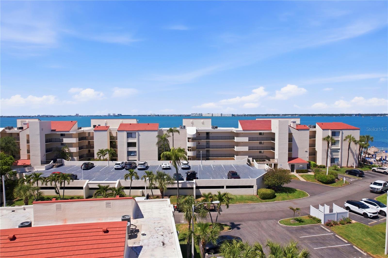 LA PUERTA DEL SOL CONDO - Residential