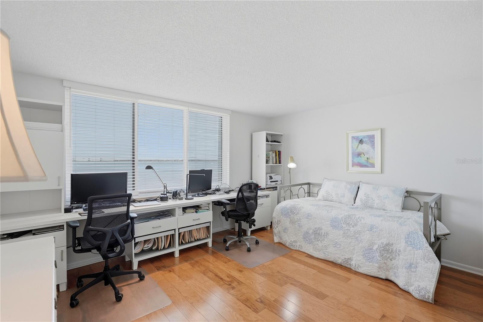 LA PUERTA DEL SOL CONDO - Residential