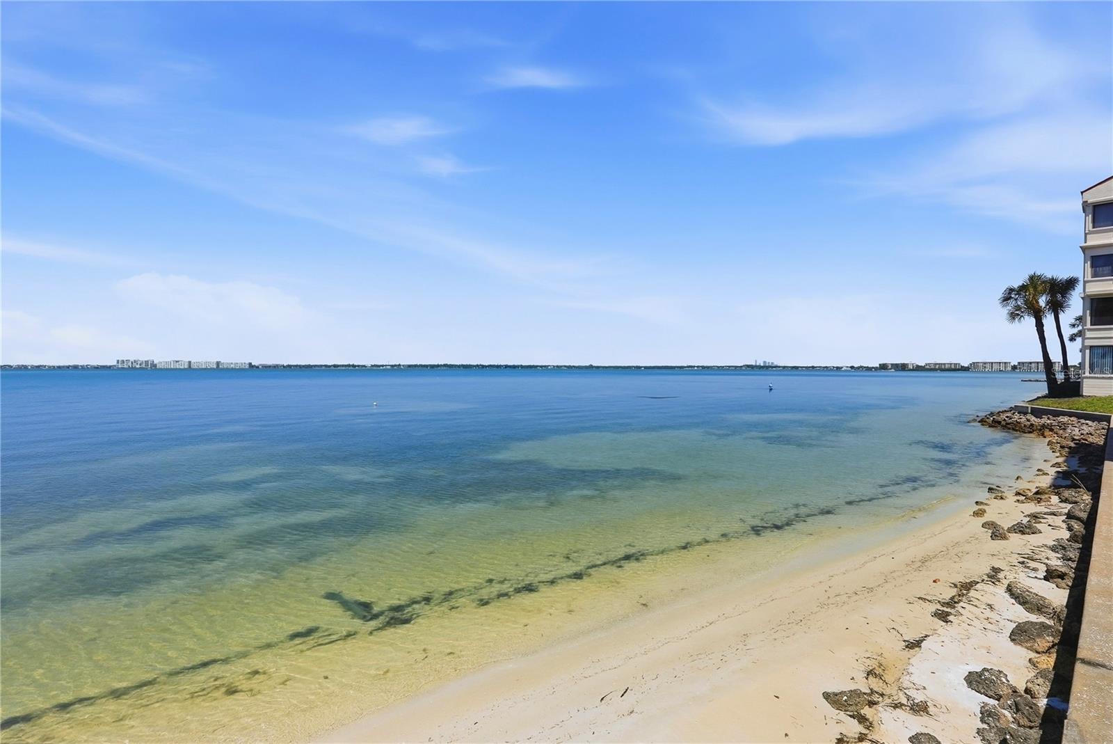 LA PUERTA DEL SOL CONDO - Residential