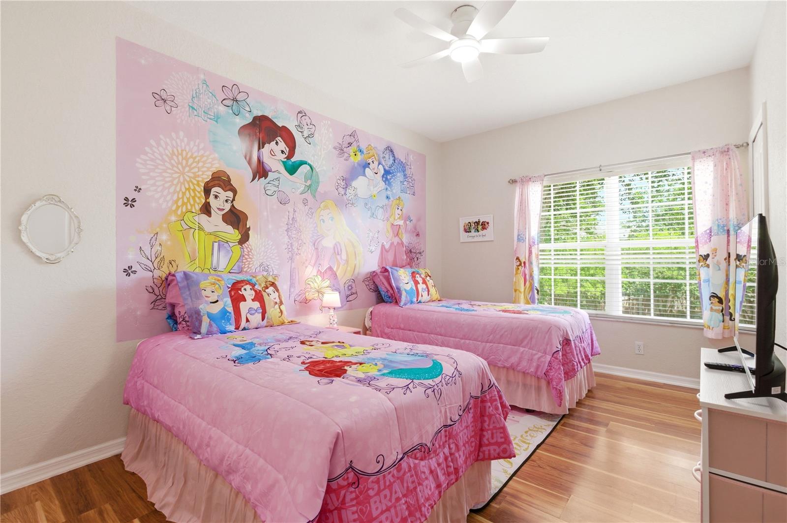 2420 CARAVELLE CIRCLE