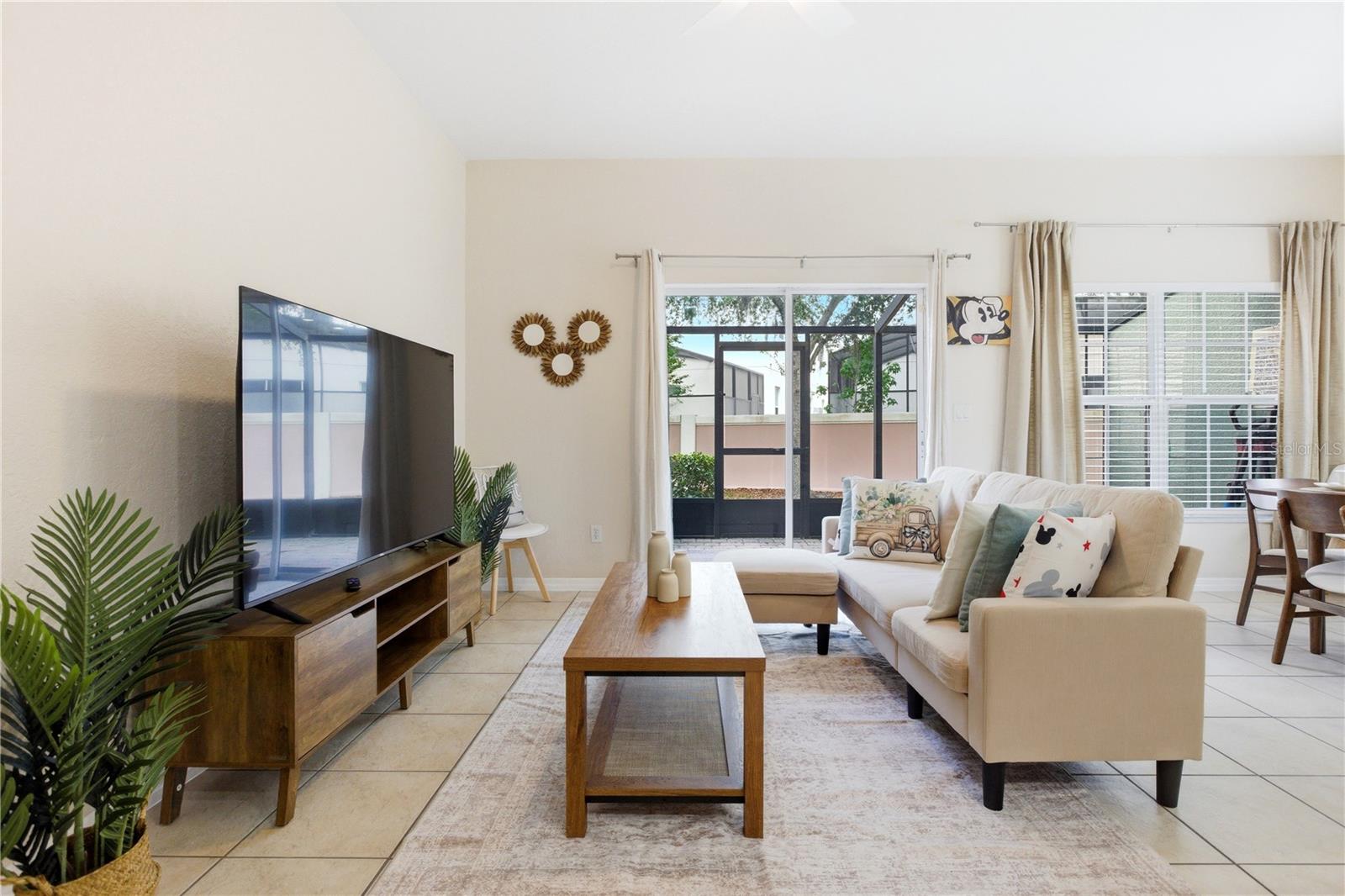 2420 CARAVELLE CIRCLE