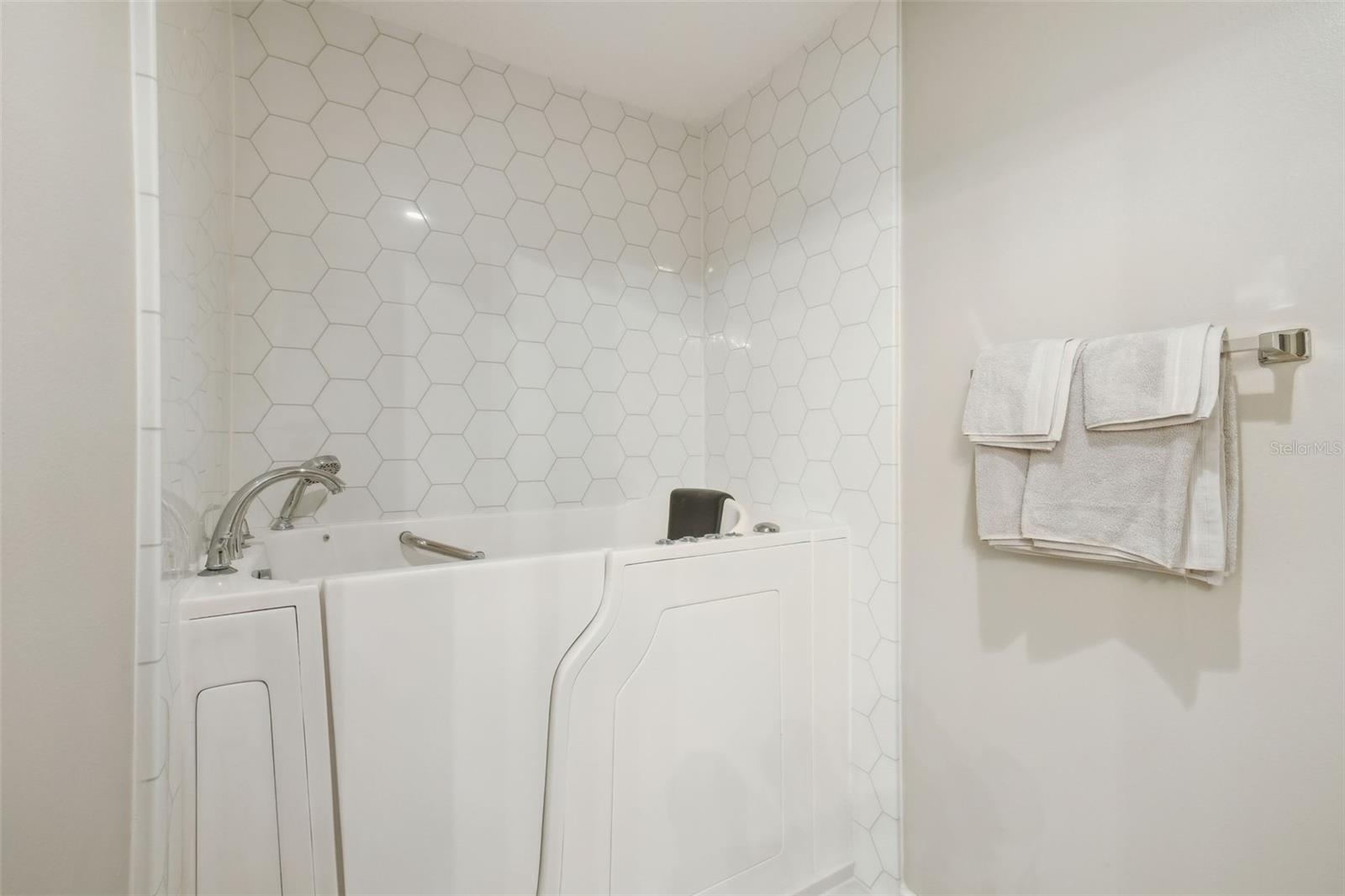 SPORTSMANS LODGE - Residential