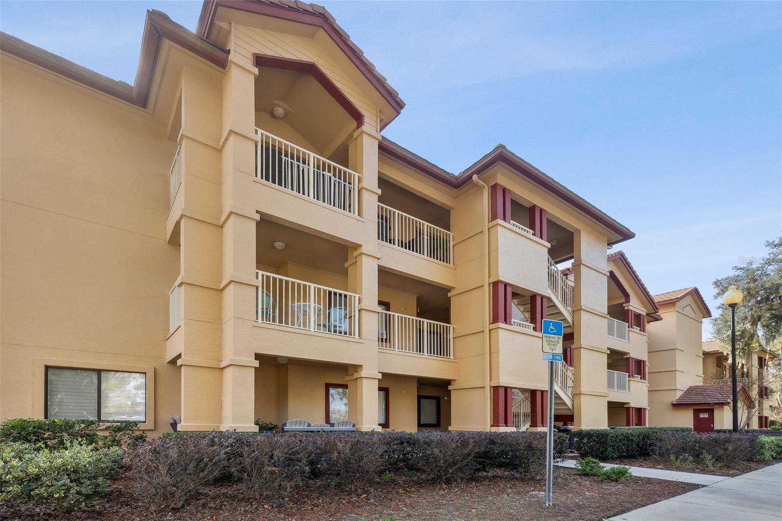 SPORTSMANS LODGE - Residential