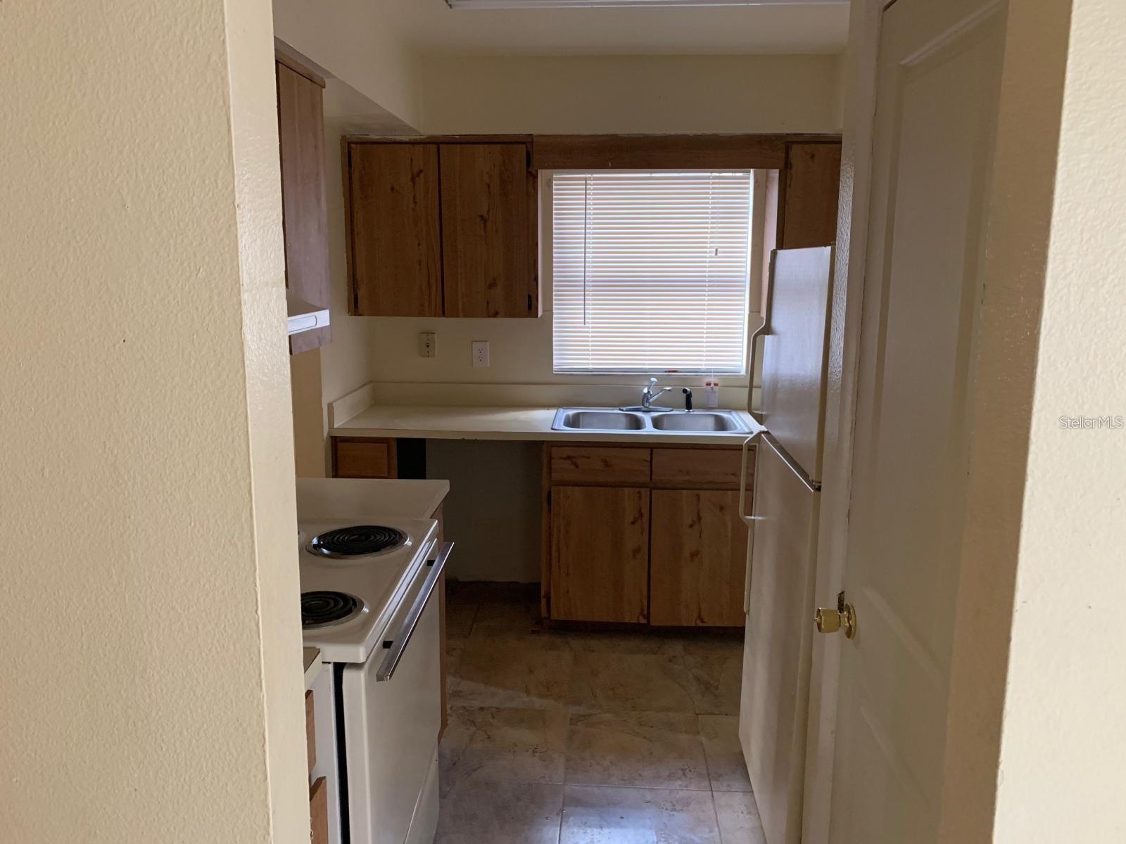 CHESTNUT WOODS - Residential Lease