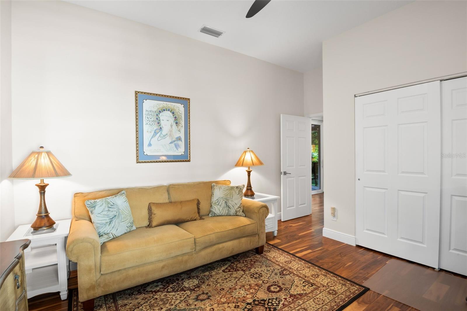 THE CREST SUB - Residential