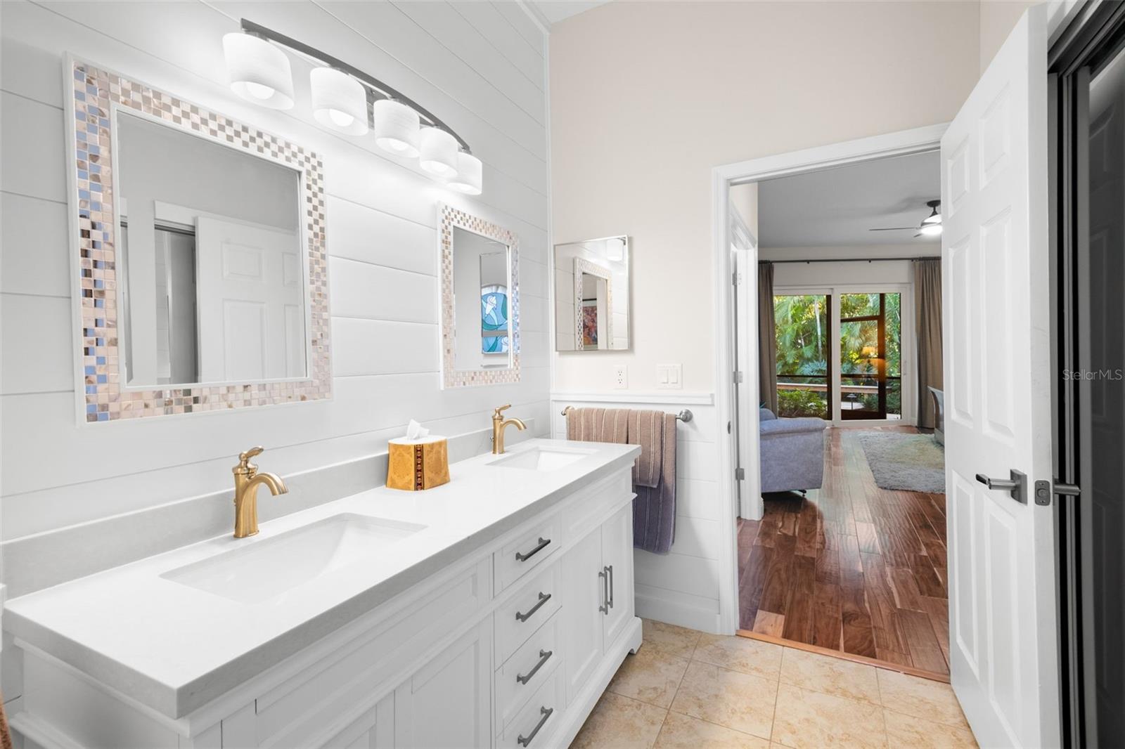 THE CREST SUB - Residential