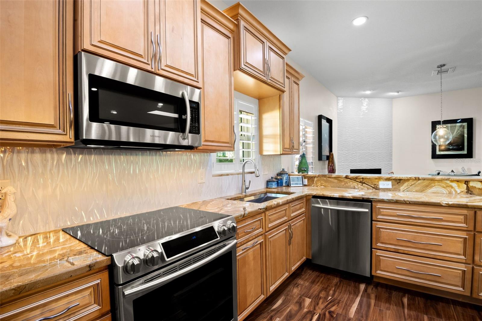 THE CREST SUB - Residential