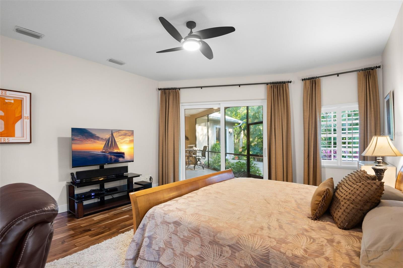 THE CREST SUB - Residential