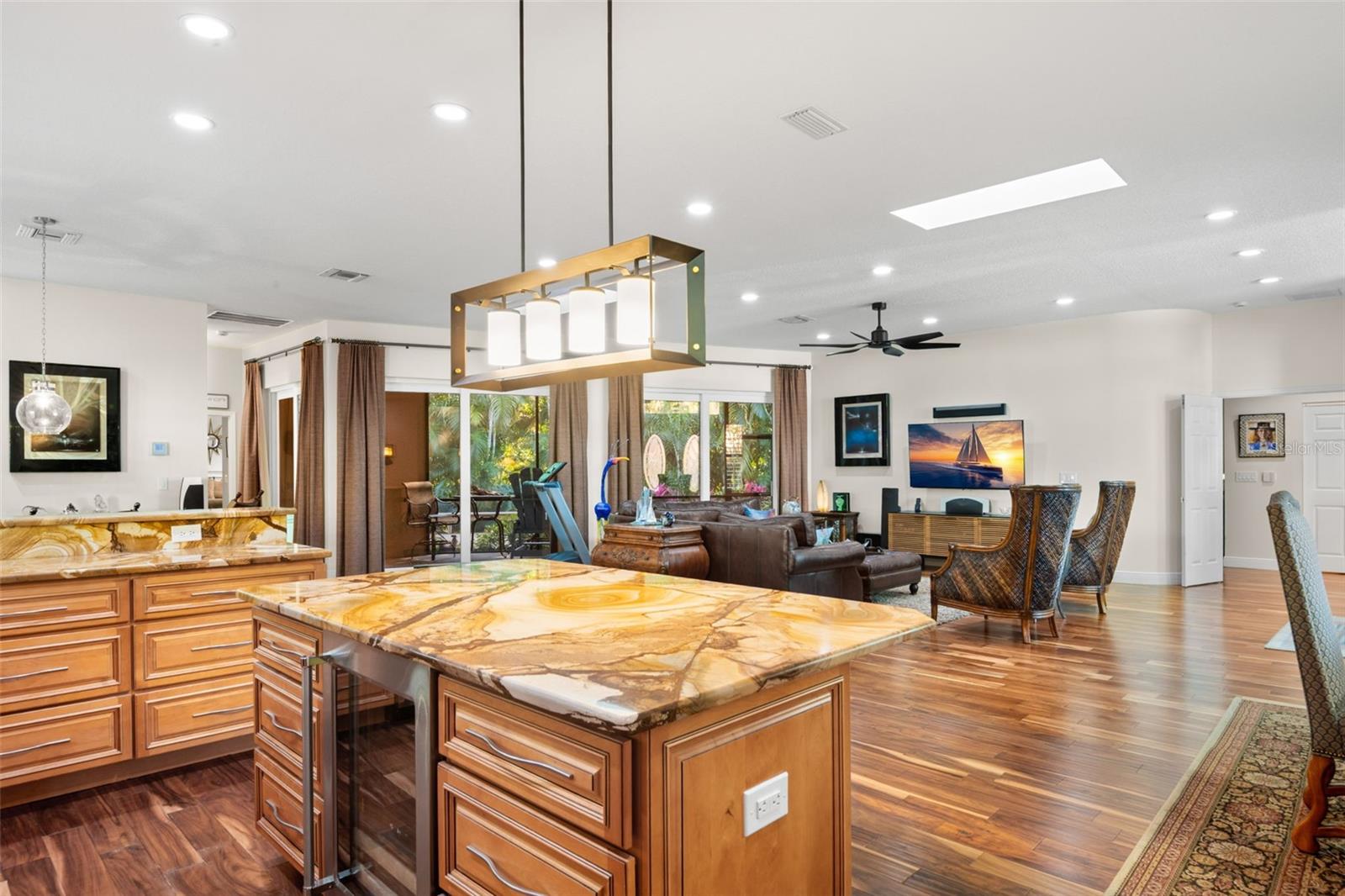 THE CREST SUB - Residential