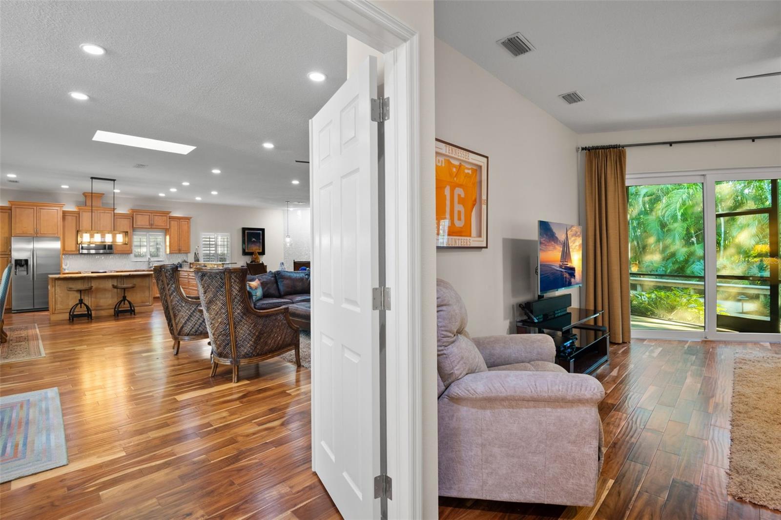 THE CREST SUB - Residential