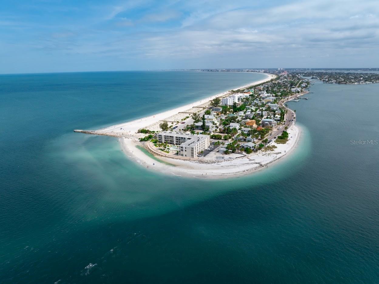 BEACH HOUSE OF PASS-A-GRILLE - Residential