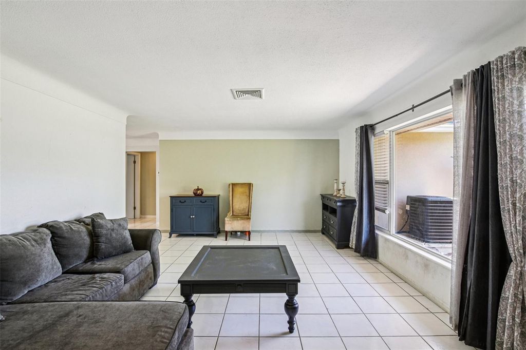 Photo of 1546 66th Avenue S, St Petersburg, FL 33705 (MLS # TB8494375)