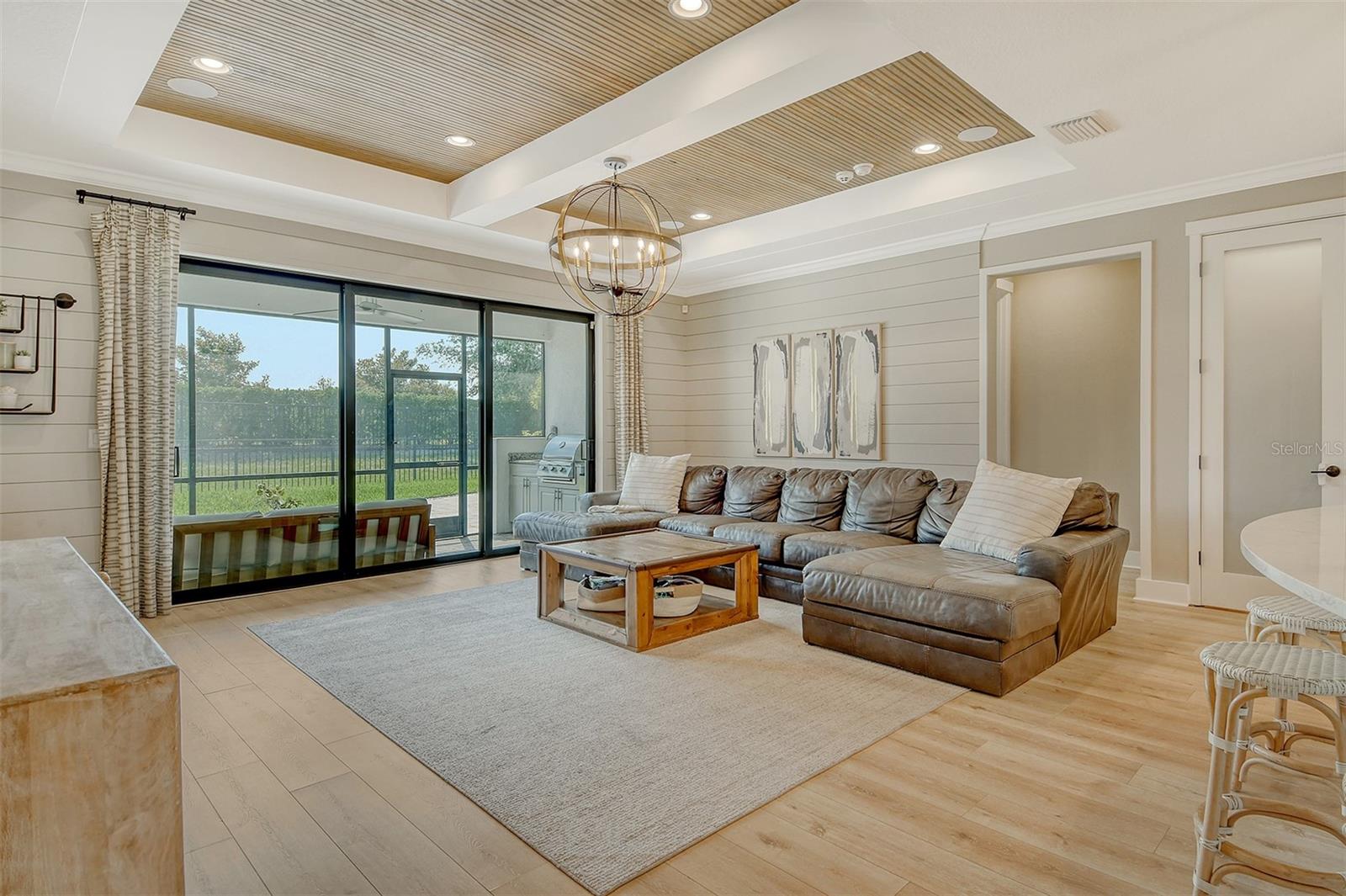 1919 WOODLEAF HAMMOCK COURT
