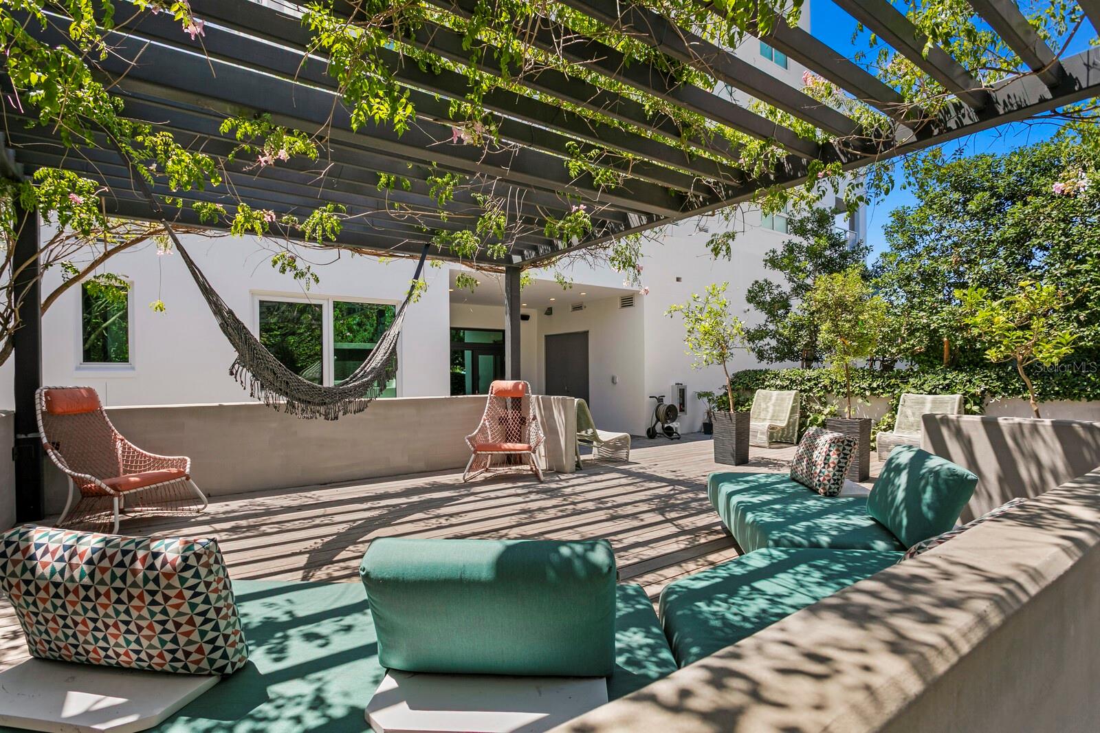 THE SANCTUARY AT ALEXANDRA PLACE - Residential