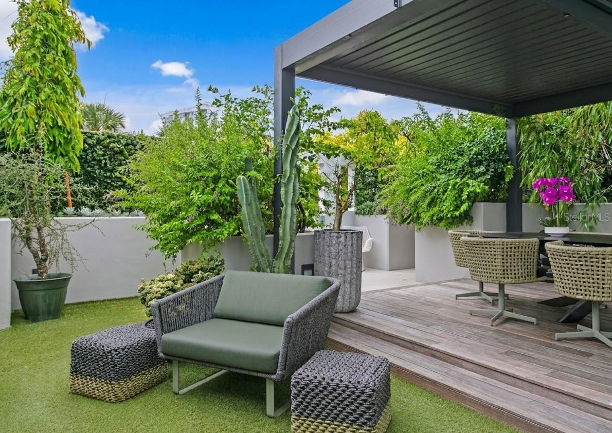 THE SANCTUARY AT ALEXANDRA PLACE - Residential