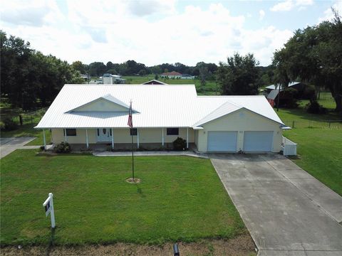 A home in LAKELAND