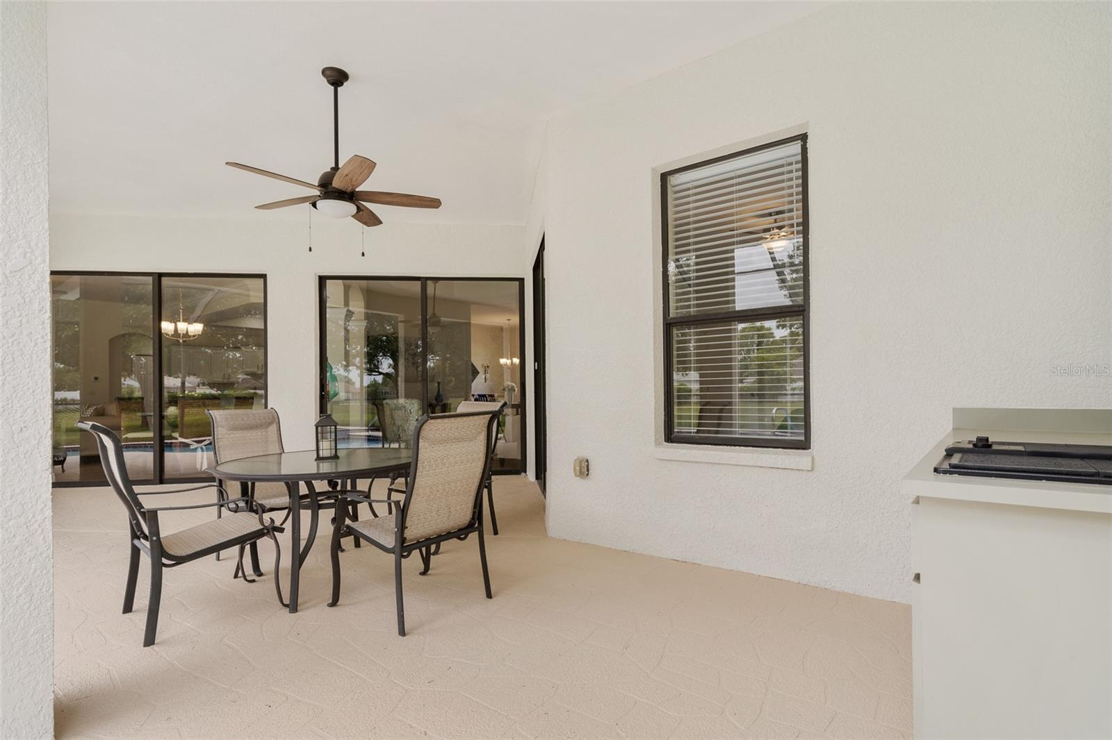 PRISTINE PLACE PH 4 - Residential