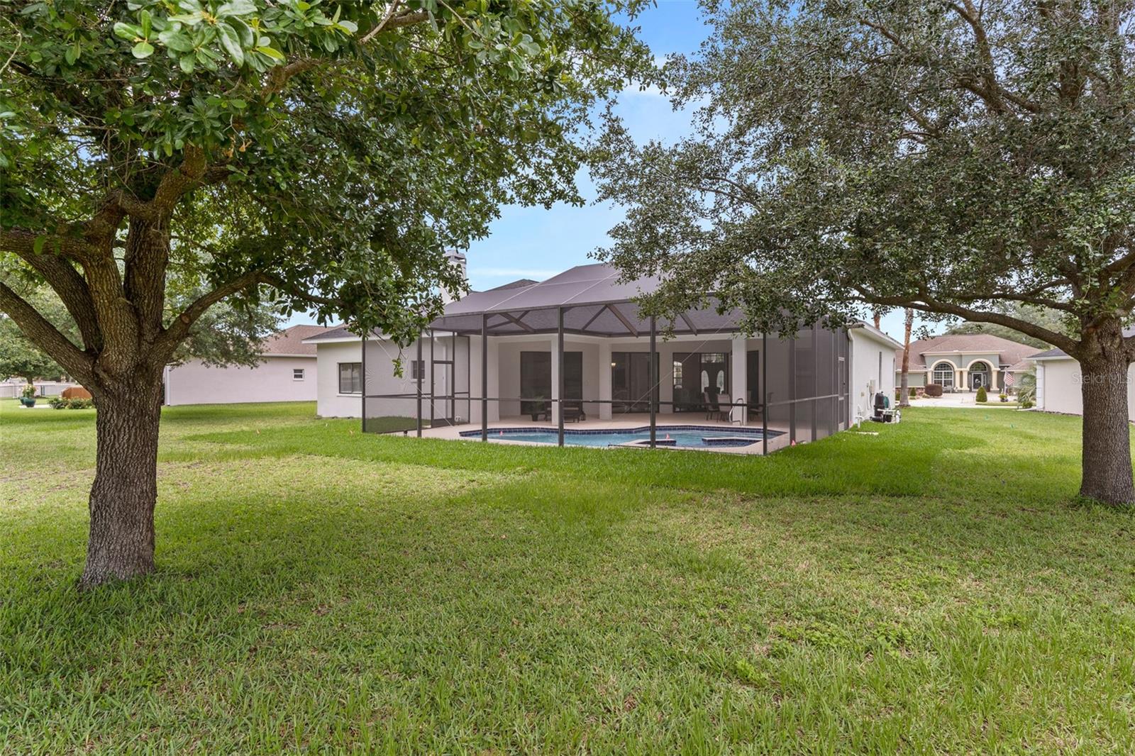 PRISTINE PLACE PH 4 - Residential