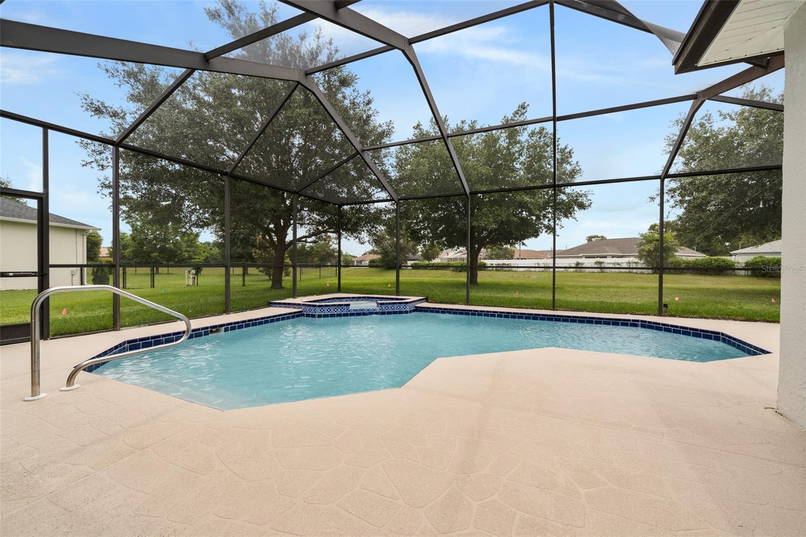 PRISTINE PLACE PH 4 - Residential