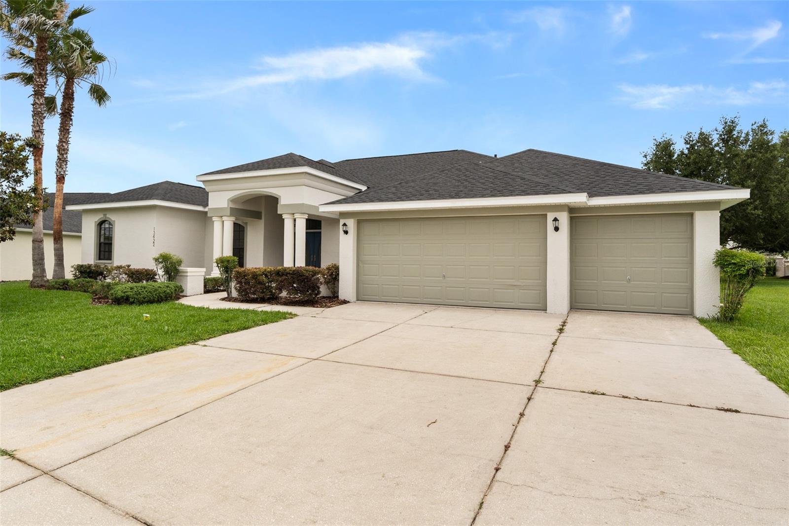 PRISTINE PLACE PH 4 - Residential